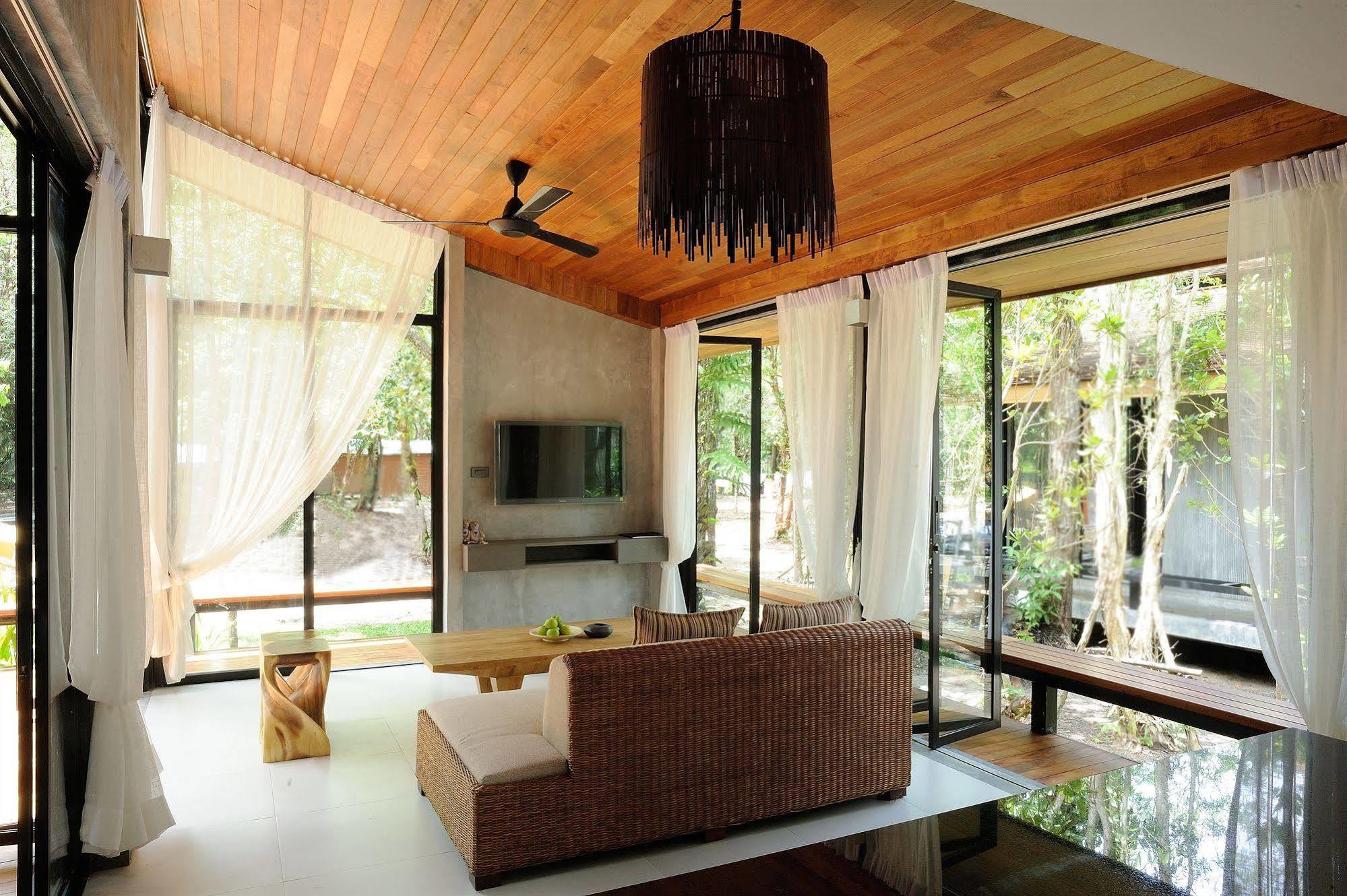 Villa Thalanena By The Beach Екстериор снимка